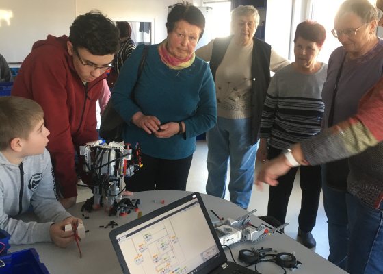 Mezigenerační velikonoční tvoření v Tékáčku